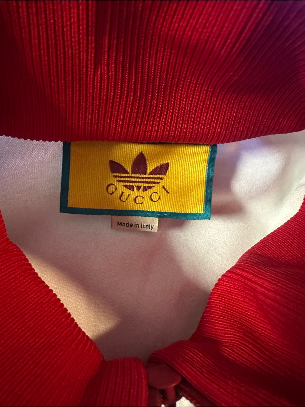 Gucci Red Track Pants with White Jacket and Green Stripes - Picture 4 of 10
